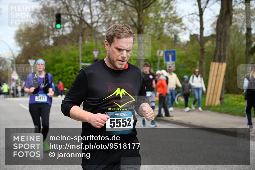 12.04.2026 - 45. Internationalen Wilhelmsburger Insellauf J. Mangold http://msf.ph/oto/9518177 12.04.2026 13:23:02 Ziel 5314, 4557, 2153, 5262, 4593, 4708, 3774, 4358, 5223, 3336, 3783, 3498, 3478, 4176, 5505, 3471, 3814, 2716, 3730, 3353 meine-sportfotos.de