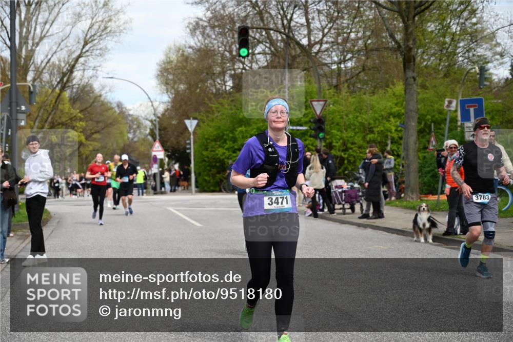 12.04.2026 - 45. Internationalen Wilhelmsburger Insellauf J. Mangold http://msf.ph/oto/9518180 12.04.2026 13:23:03 Ziel 5314, 4557, 2153, 5262, 4593, 4708, 3774, 4358, 5223, 3336, 3783, 3498, 3478, 4176, 5505, 3471, 3814, 2716, 3730, 3353 meine-sportfotos.de