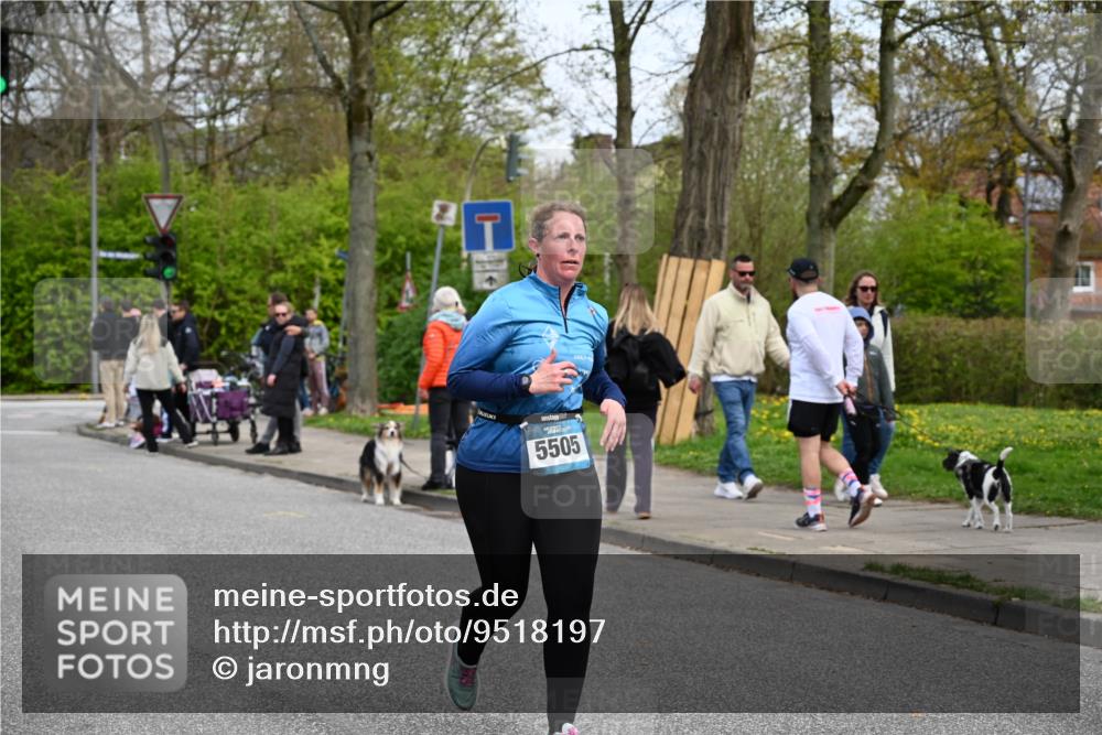 12.04.2026 - 45. Internationalen Wilhelmsburger Insellauf J. Mangold http://msf.ph/oto/9518197 12.04.2026 13:23:07 Ziel 2153, 5262, 4593, 4708, 3774, 4358, 5223, 3336, 3783, 3498, 3498, 3478, 4176, 5505, 3471, 3814, 2716, 2716, 3730, 3353, 2766, 5622 meine-sportfotos.de