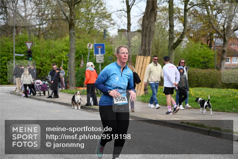 12.04.2026 - 45. Internationalen Wilhelmsburger Insellauf J. Mangold http://msf.ph/oto/9518198 12.04.2026 13:23:07 Ziel 2153, 5262, 4593, 4708, 3774, 4358, 5223, 3336, 3783, 3498, 3498, 3478, 4176, 5505, 3471, 3814, 2716, 2716, 3730, 3353, 2766, 5622 meine-sportfotos.de