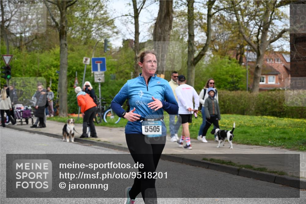 12.04.2026 - 45. Internationalen Wilhelmsburger Insellauf J. Mangold http://msf.ph/oto/9518201 12.04.2026 13:23:07 Ziel 2153, 5262, 4593, 4708, 3774, 4358, 5223, 3336, 3783, 3498, 3498, 3478, 4176, 5505, 3471, 3814, 2716, 2716, 3730, 3353, 2766, 5622 meine-sportfotos.de