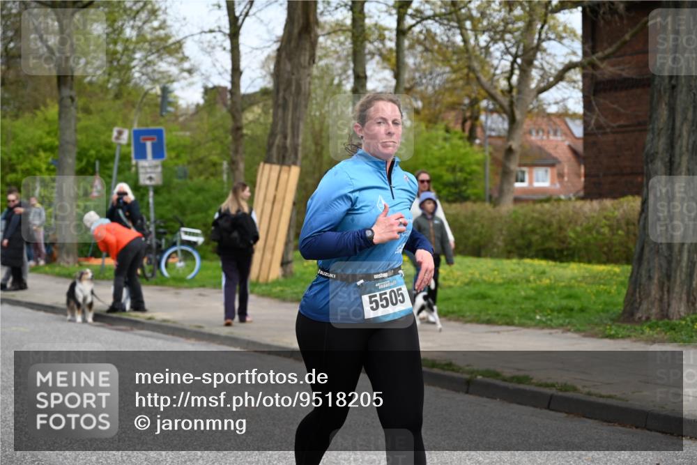 12.04.2026 - 45. Internationalen Wilhelmsburger Insellauf J. Mangold http://msf.ph/oto/9518205 12.04.2026 13:23:07 Ziel 2153, 5262, 4593, 4708, 3774, 4358, 5223, 3336, 3783, 3498, 3498, 3478, 4176, 5505, 3471, 3814, 2716, 2716, 3730, 3353, 2766, 5622 meine-sportfotos.de