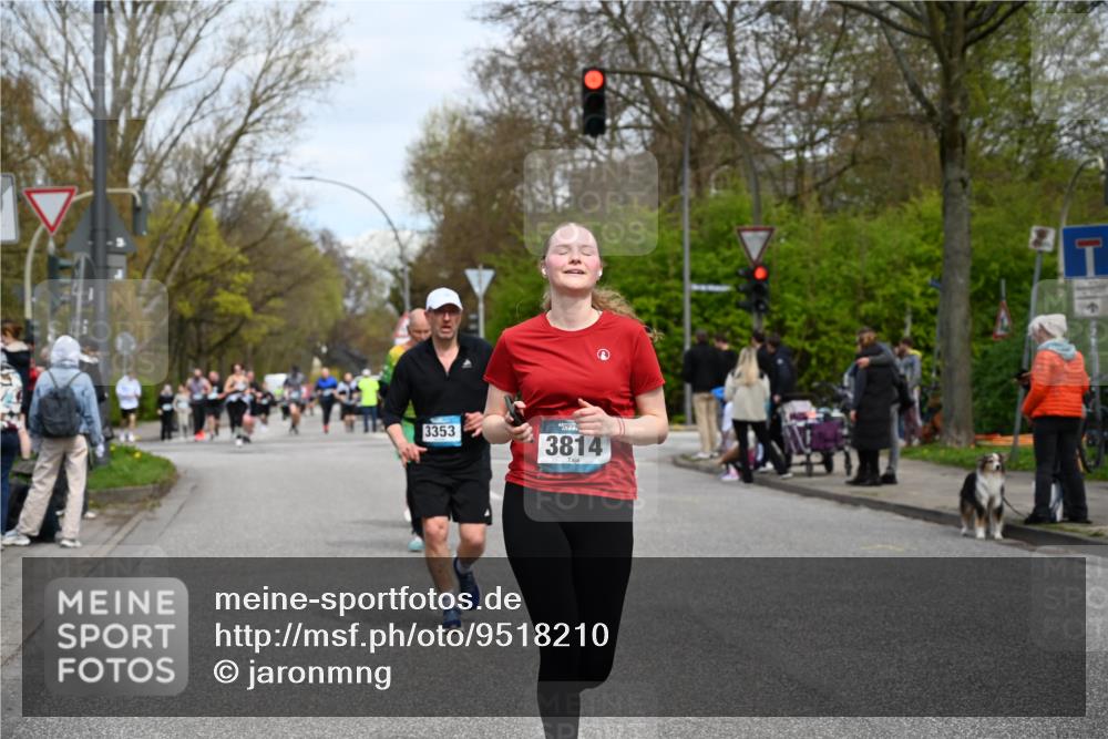12.04.2026 - 45. Internationalen Wilhelmsburger Insellauf J. Mangold http://msf.ph/oto/9518210 12.04.2026 13:23:11 Ziel 4593, 4708, 3774, 4358, 5223, 3336, 3783, 3498, 3478, 4176, 4176, 5505, 3471, 3814, 2716, 3730, 3353, 2766, 5622, 3739 meine-sportfotos.de