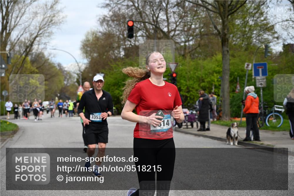 12.04.2026 - 45. Internationalen Wilhelmsburger Insellauf J. Mangold http://msf.ph/oto/9518215 12.04.2026 13:23:11 Ziel 4593, 4708, 3774, 4358, 5223, 3336, 3783, 3498, 3478, 4176, 4176, 5505, 3471, 3814, 2716, 3730, 3353, 2766, 5622, 3739 meine-sportfotos.de