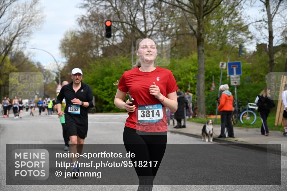 12.04.2026 - 45. Internationalen Wilhelmsburger Insellauf J. Mangold http://msf.ph/oto/9518217 12.04.2026 13:23:11 Ziel 4593, 4708, 3774, 4358, 5223, 3336, 3783, 3498, 3478, 4176, 4176, 5505, 3471, 3814, 2716, 3730, 3353, 2766, 5622, 3739 meine-sportfotos.de