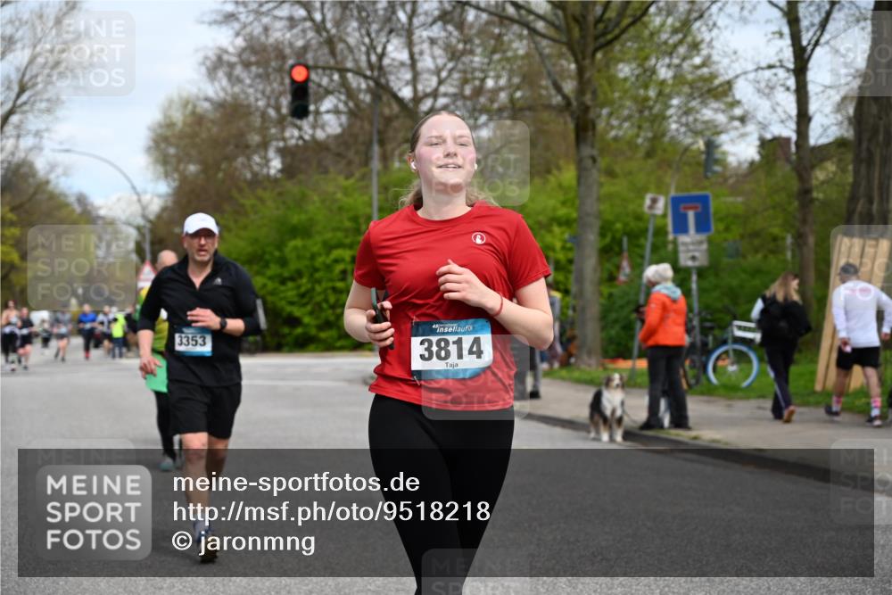 12.04.2026 - 45. Internationalen Wilhelmsburger Insellauf J. Mangold http://msf.ph/oto/9518218 12.04.2026 13:23:11 Ziel 4593, 4708, 3774, 4358, 5223, 3336, 3783, 3498, 3478, 4176, 4176, 5505, 3471, 3814, 2716, 3730, 3353, 2766, 5622, 3739 meine-sportfotos.de