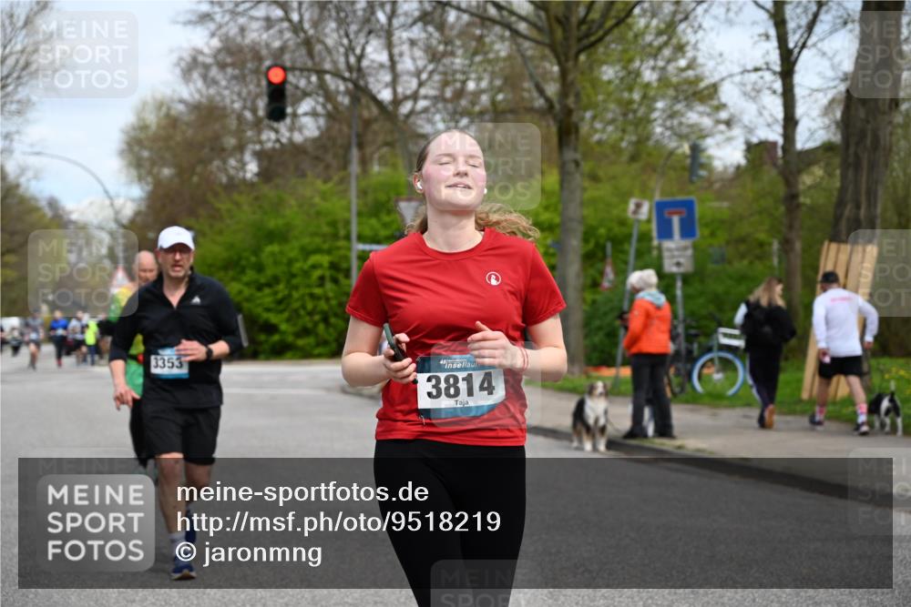 12.04.2026 - 45. Internationalen Wilhelmsburger Insellauf J. Mangold http://msf.ph/oto/9518219 12.04.2026 13:23:11 Ziel 4593, 4708, 3774, 4358, 5223, 3336, 3783, 3498, 3478, 4176, 4176, 5505, 3471, 3814, 2716, 3730, 3353, 2766, 5622, 3739 meine-sportfotos.de