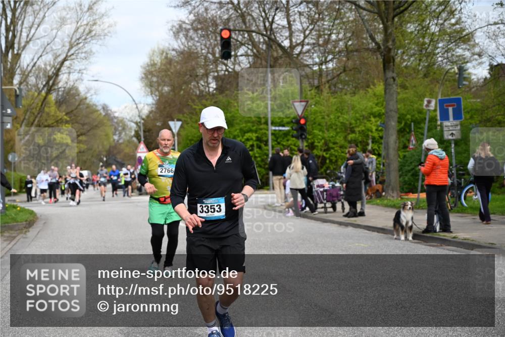 12.04.2026 - 45. Internationalen Wilhelmsburger Insellauf J. Mangold http://msf.ph/oto/9518225 12.04.2026 13:23:12 Ziel 4708, 3774, 4358, 5223, 3336, 3783, 3498, 3478, 4176, 5505, 5505, 3471, 3814, 2716, 3730, 3353, 2766, 5622, 3739, 5209, 5212 meine-sportfotos.de