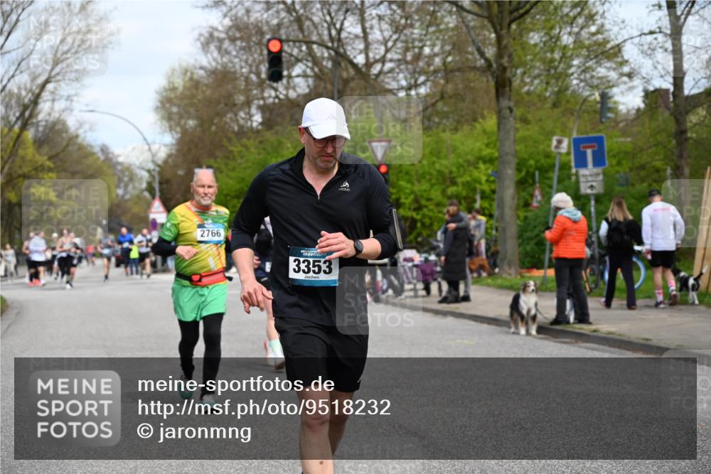 12.04.2026 - 45. Internationalen Wilhelmsburger Insellauf J. Mangold http://msf.ph/oto/9518232 12.04.2026 13:23:13 Ziel 4708, 3774, 4358, 5223, 3336, 3783, 3498, 3478, 4176, 5505, 3471, 3471, 3814, 2716, 3730, 3353, 2766, 5622, 3739, 5209, 5212 meine-sportfotos.de