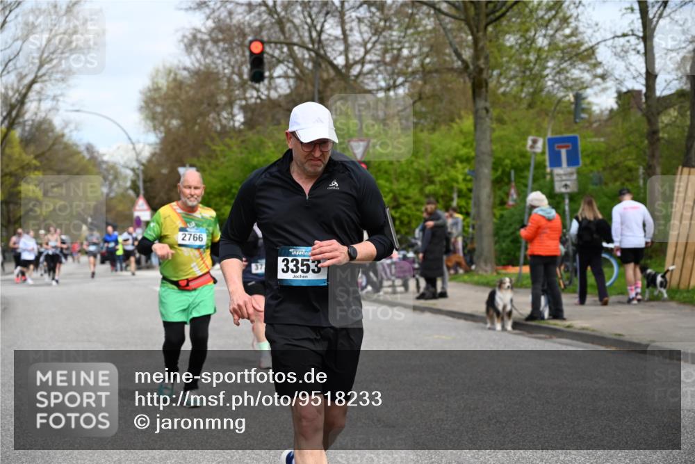 12.04.2026 - 45. Internationalen Wilhelmsburger Insellauf J. Mangold http://msf.ph/oto/9518233 12.04.2026 13:23:13 Ziel 4708, 3774, 4358, 5223, 3336, 3783, 3498, 3478, 4176, 5505, 3471, 3471, 3814, 2716, 3730, 3353, 2766, 5622, 3739, 5209, 5212 meine-sportfotos.de