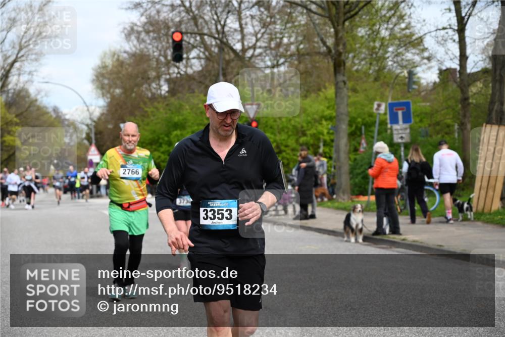 12.04.2026 - 45. Internationalen Wilhelmsburger Insellauf J. Mangold http://msf.ph/oto/9518234 12.04.2026 13:23:13 Ziel 4708, 3774, 4358, 5223, 3336, 3783, 3498, 3478, 4176, 5505, 3471, 3471, 3814, 2716, 3730, 3353, 2766, 5622, 3739, 5209, 5212 meine-sportfotos.de