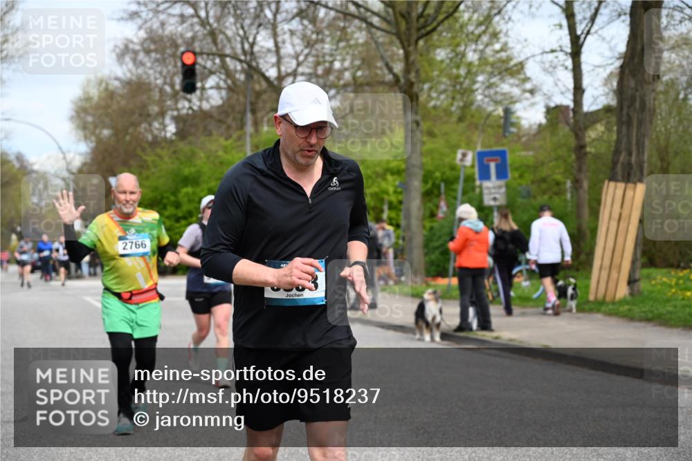 12.04.2026 - 45. Internationalen Wilhelmsburger Insellauf J. Mangold http://msf.ph/oto/9518237 12.04.2026 13:23:13 Ziel 4708, 3774, 4358, 5223, 3336, 3783, 3498, 3478, 4176, 5505, 3471, 3471, 3814, 2716, 3730, 3353, 2766, 5622, 3739, 5209, 5212 meine-sportfotos.de
