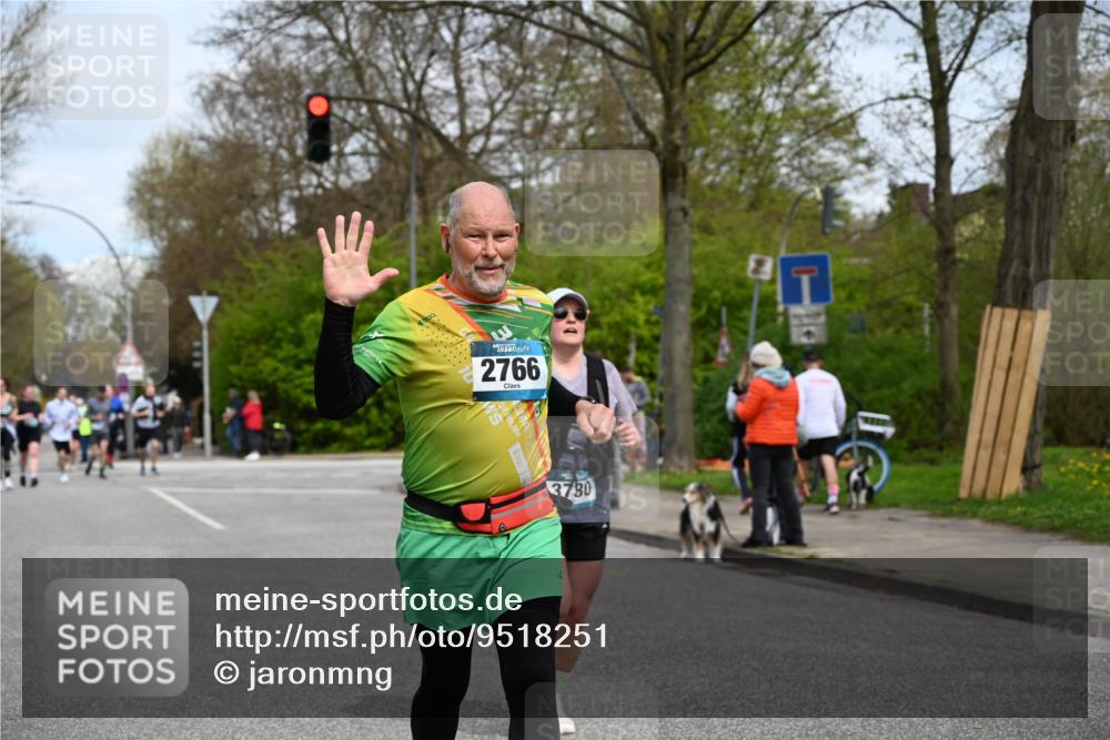 12.04.2026 - 45. Internationalen Wilhelmsburger Insellauf J. Mangold http://msf.ph/oto/9518251 12.04.2026 13:23:15 Ziel 4708, 3774, 4358, 5223, 3336, 3783, 3498, 3478, 4176, 5505, 3471, 3814, 2716, 3730, 3353, 2766, 5622, 3739, 5209, 5212, 2802, 2803 meine-sportfotos.de