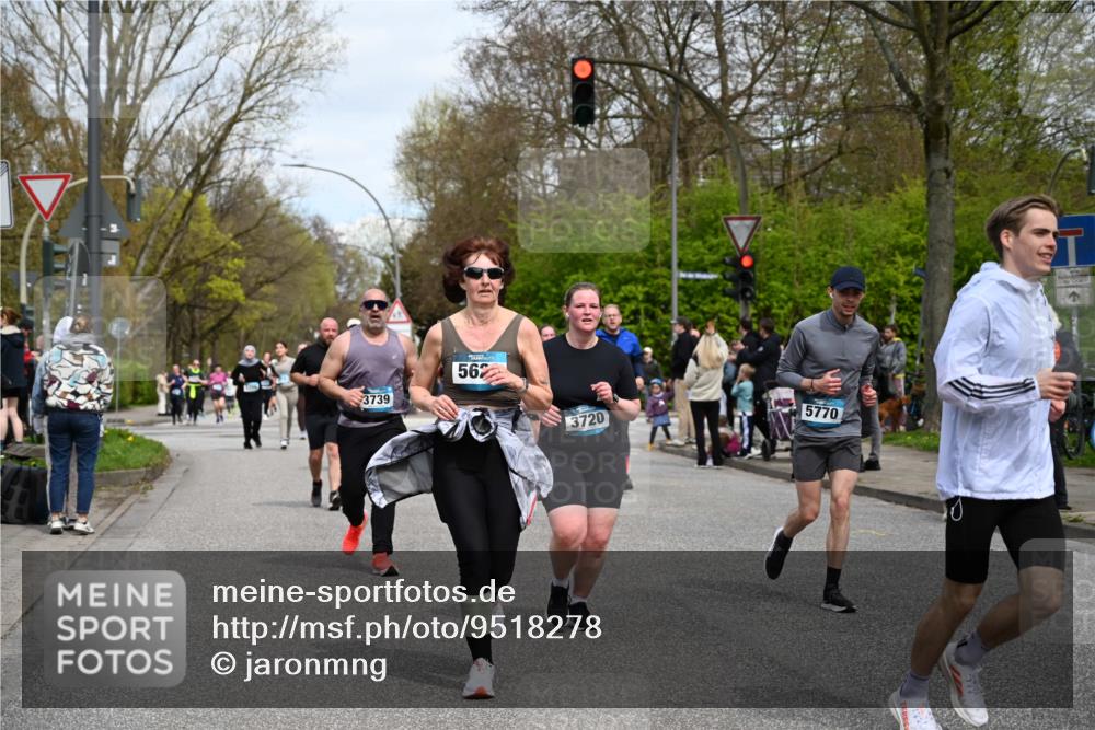 12.04.2026 - 45. Internationalen Wilhelmsburger Insellauf J. Mangold http://msf.ph/oto/9518278 12.04.2026 13:23:25 Ziel 5223, 3336, 3783, 3498, 3478, 4176, 5505, 3471, 3814, 2716, 3730, 3353, 2766, 5622, 3739, 5209, 5212, 2802, 2803, 3258, 3259, 4073, 4292, 4517, 3872 meine-sportfotos.de