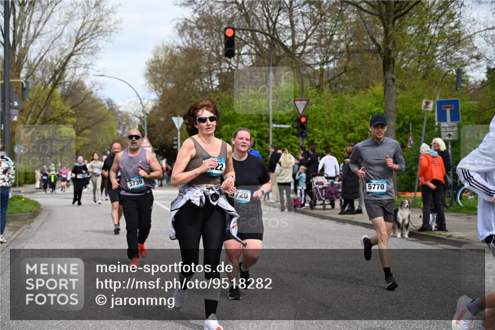 12.04.2026 - 45. Internationalen Wilhelmsburger Insellauf J. Mangold http://msf.ph/oto/9518282 12.04.2026 13:23:25 Ziel 5223, 3336, 3783, 3498, 3478, 4176, 5505, 3471, 3814, 2716, 3730, 3353, 2766, 5622, 3739, 5209, 5212, 2802, 2803, 3258, 3259, 4073, 4292, 4517, 3872 meine-sportfotos.de