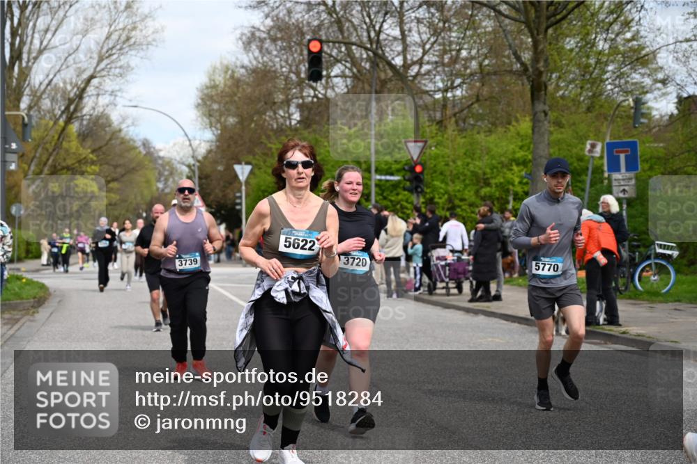 12.04.2026 - 45. Internationalen Wilhelmsburger Insellauf J. Mangold http://msf.ph/oto/9518284 12.04.2026 13:23:25 Ziel 5223, 3336, 3783, 3498, 3478, 4176, 5505, 3471, 3814, 2716, 3730, 3353, 2766, 5622, 3739, 5209, 5212, 2802, 2803, 3258, 3259, 4073, 4292, 4517, 3872 meine-sportfotos.de