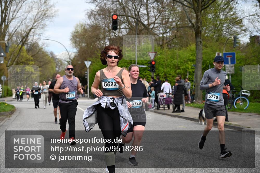 12.04.2026 - 45. Internationalen Wilhelmsburger Insellauf J. Mangold http://msf.ph/oto/9518286 12.04.2026 13:23:26 Ziel 5223, 3336, 3783, 3498, 3478, 4176, 5505, 3471, 3814, 2716, 3730, 3353, 2766, 5622, 3739, 5209, 5212, 2802, 2802, 2803, 3258, 3259, 4073, 4292, 4517, 3872, 5017 meine-sportfotos.de