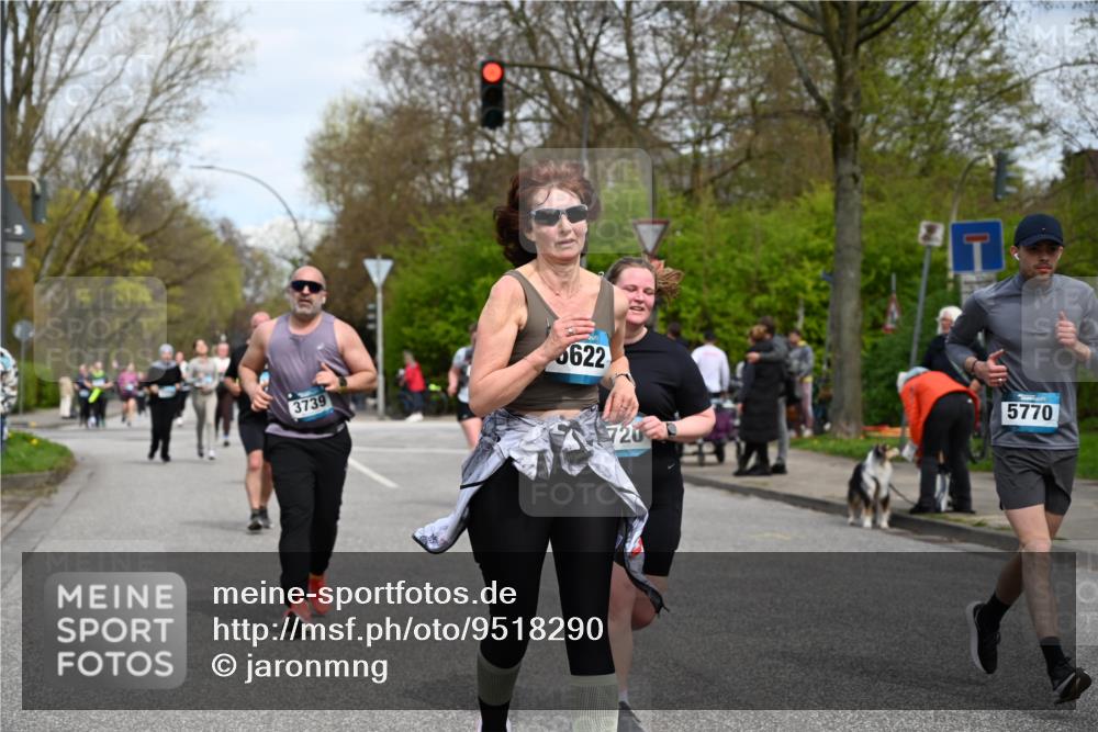 12.04.2026 - 45. Internationalen Wilhelmsburger Insellauf J. Mangold http://msf.ph/oto/9518290 12.04.2026 13:23:26 Ziel 5223, 3336, 3783, 3498, 3478, 4176, 5505, 3471, 3814, 2716, 3730, 3353, 2766, 5622, 3739, 5209, 5212, 2802, 2802, 2803, 3258, 3259, 4073, 4292, 4517, 3872, 5017 meine-sportfotos.de