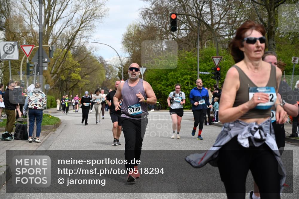 12.04.2026 - 45. Internationalen Wilhelmsburger Insellauf J. Mangold http://msf.ph/oto/9518294 12.04.2026 13:23:27 Ziel 3336, 3783, 3498, 3478, 4176, 5505, 3471, 3814, 2716, 3730, 3353, 2766, 5622, 3739, 5209, 5212, 2802, 2803, 2803, 3258, 3259, 4073, 4292, 4517, 3872, 5017 meine-sportfotos.de