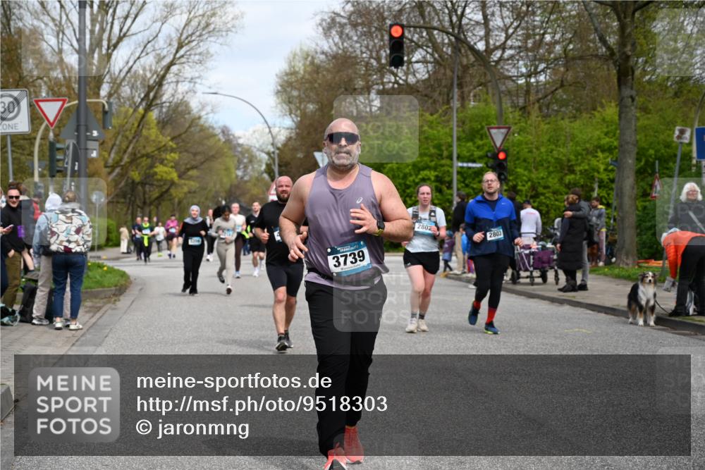 12.04.2026 - 45. Internationalen Wilhelmsburger Insellauf J. Mangold http://msf.ph/oto/9518303 12.04.2026 13:23:27 Ziel 3336, 3783, 3498, 3478, 4176, 5505, 3471, 3814, 2716, 3730, 3353, 2766, 5622, 3739, 5209, 5212, 2802, 2803, 2803, 3258, 3259, 4073, 4292, 4517, 3872, 5017 meine-sportfotos.de