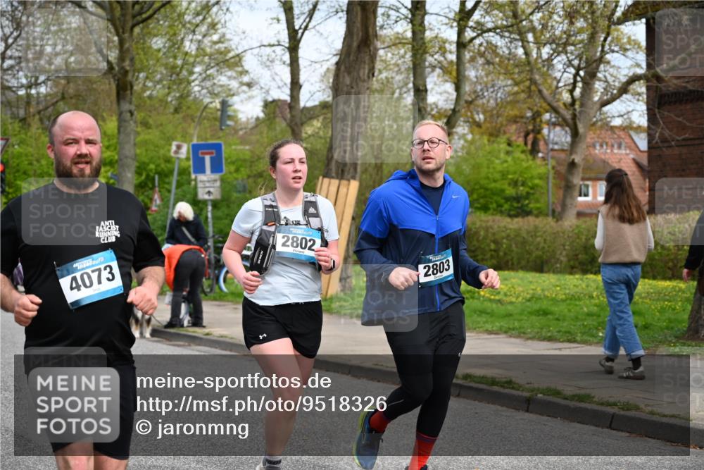 12.04.2026 - 45. Internationalen Wilhelmsburger Insellauf J. Mangold http://msf.ph/oto/9518326 12.04.2026 13:23:31 Ziel 3498, 3478, 4176, 5505, 3471, 3814, 2716, 3730, 3353, 2766, 5622, 5622, 3739, 5209, 5212, 2802, 2803, 3258, 3259, 4073, 4292, 4517, 3872, 5017, 3871, 5632, 4365, 3267, 2562 meine-sportfotos.de