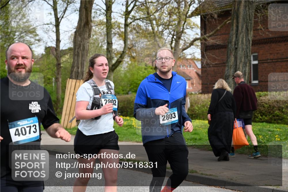 12.04.2026 - 45. Internationalen Wilhelmsburger Insellauf J. Mangold http://msf.ph/oto/9518331 12.04.2026 13:23:31 Ziel 3498, 3478, 4176, 5505, 3471, 3814, 2716, 3730, 3353, 2766, 5622, 5622, 3739, 5209, 5212, 2802, 2803, 3258, 3259, 4073, 4292, 4517, 3872, 5017, 3871, 5632, 4365, 3267, 2562 meine-sportfotos.de