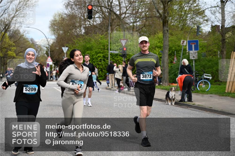 12.04.2026 - 45. Internationalen Wilhelmsburger Insellauf J. Mangold http://msf.ph/oto/9518336 12.04.2026 13:23:33 Ziel 3478, 4176, 5505, 3471, 3814, 2716, 3730, 3353, 2766, 5622, 3739, 5209, 5212, 2802, 2803, 3258, 3259, 4073, 4292, 4517, 4517, 3872, 5017, 3871, 5632, 4365, 3267, 2562, 5356, 5355 meine-sportfotos.de