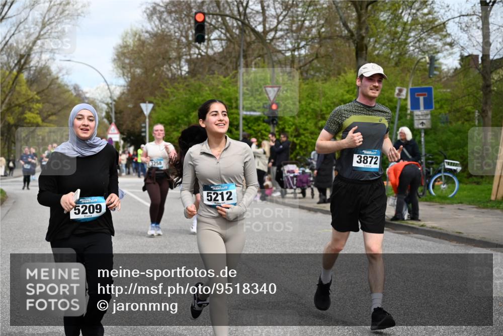 12.04.2026 - 45. Internationalen Wilhelmsburger Insellauf J. Mangold http://msf.ph/oto/9518340 12.04.2026 13:23:33 Ziel 3478, 4176, 5505, 3471, 3814, 2716, 3730, 3353, 2766, 5622, 3739, 5209, 5212, 2802, 2803, 3258, 3259, 4073, 4292, 4517, 4517, 3872, 5017, 3871, 5632, 4365, 3267, 2562, 5356, 5355 meine-sportfotos.de