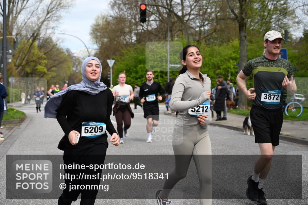 12.04.2026 - 45. Internationalen Wilhelmsburger Insellauf J. Mangold http://msf.ph/oto/9518341 12.04.2026 13:23:33 Ziel 3478, 4176, 5505, 3471, 3814, 2716, 3730, 3353, 2766, 5622, 3739, 5209, 5212, 2802, 2803, 3258, 3259, 4073, 4292, 4517, 4517, 3872, 5017, 3871, 5632, 4365, 3267, 2562, 5356, 5355 meine-sportfotos.de