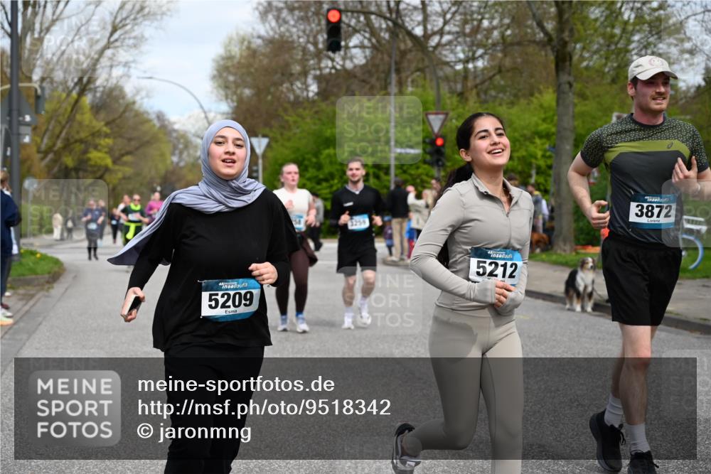 12.04.2026 - 45. Internationalen Wilhelmsburger Insellauf J. Mangold http://msf.ph/oto/9518342 12.04.2026 13:23:33 Ziel 3478, 4176, 5505, 3471, 3814, 2716, 3730, 3353, 2766, 5622, 3739, 5209, 5212, 2802, 2803, 3258, 3259, 4073, 4292, 4517, 4517, 3872, 5017, 3871, 5632, 4365, 3267, 2562, 5356, 5355 meine-sportfotos.de