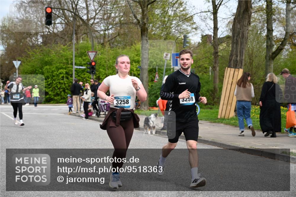 12.04.2026 - 45. Internationalen Wilhelmsburger Insellauf J. Mangold http://msf.ph/oto/9518363 12.04.2026 13:23:36 Ziel 4176, 5505, 3471, 3814, 2716, 3730, 3353, 2766, 5622, 3739, 5209, 5212, 5209, 5212, 2802, 2803, 3258, 3259, 4073, 4292, 4517, 3872, 5017, 3871, 5632, 4365, 3267, 2562, 5356, 5355 meine-sportfotos.de