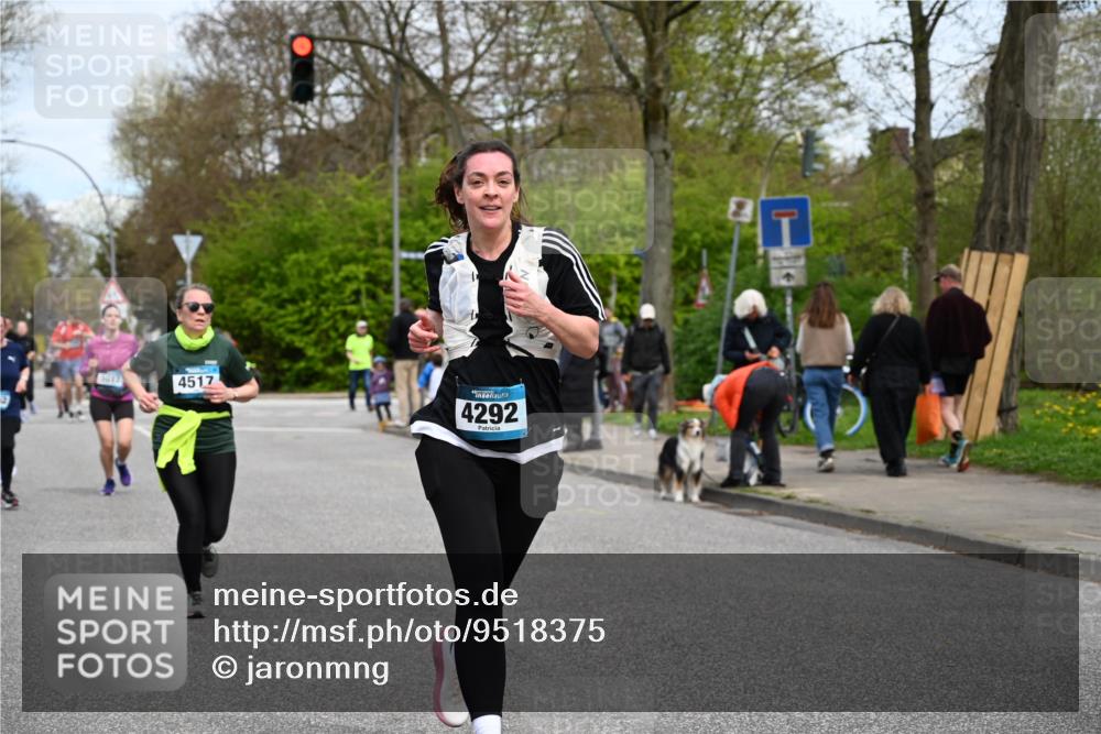 12.04.2026 - 45. Internationalen Wilhelmsburger Insellauf J. Mangold http://msf.ph/oto/9518375 12.04.2026 13:23:40 Ziel 3814, 2716, 3730, 3353, 2766, 5622, 3739, 5209, 5212, 2802, 2803, 3258, 3259, 4073, 4292, 4517, 3872, 5017, 3871, 5632, 4365, 3267, 2562, 5356, 5355 meine-sportfotos.de