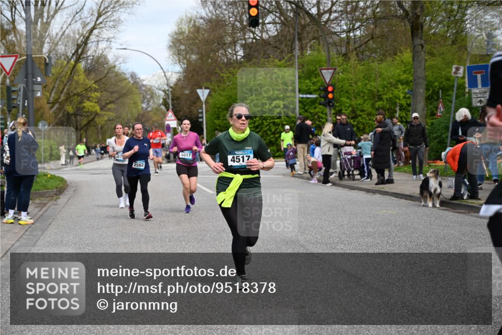 12.04.2026 - 45. Internationalen Wilhelmsburger Insellauf J. Mangold http://msf.ph/oto/9518378 12.04.2026 13:23:40 Ziel 3814, 2716, 3730, 3353, 2766, 5622, 3739, 5209, 5212, 2802, 2803, 3258, 3259, 4073, 4292, 4517, 3872, 5017, 3871, 5632, 4365, 3267, 2562, 5356, 5355 meine-sportfotos.de