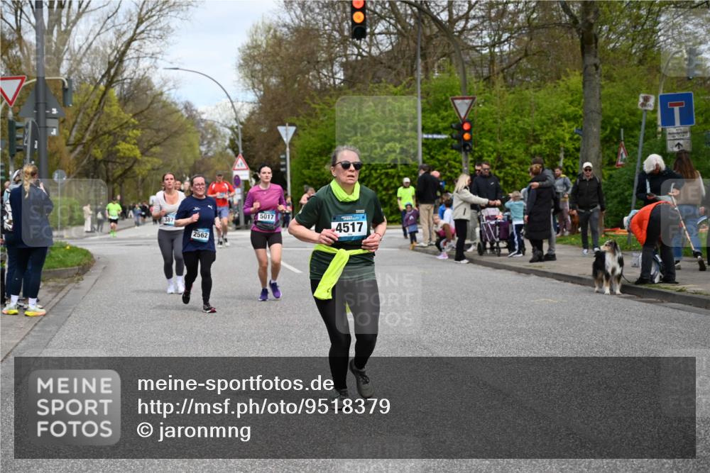 12.04.2026 - 45. Internationalen Wilhelmsburger Insellauf J. Mangold http://msf.ph/oto/9518379 12.04.2026 13:23:41 Ziel 3814, 2716, 3730, 3353, 2766, 5622, 3739, 5209, 5212, 2802, 2803, 3258, 3259, 4073, 4292, 4517, 3872, 5017, 3871, 3871, 5632, 4365, 3267, 2562, 5356, 5355 meine-sportfotos.de