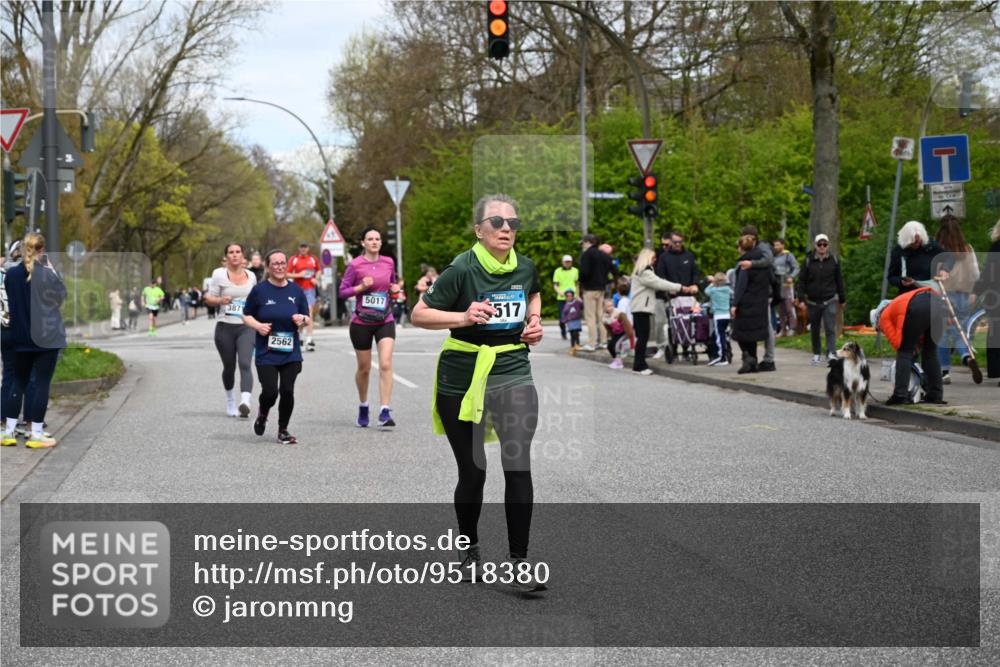 12.04.2026 - 45. Internationalen Wilhelmsburger Insellauf J. Mangold http://msf.ph/oto/9518380 12.04.2026 13:23:41 Ziel 3814, 2716, 3730, 3353, 2766, 5622, 3739, 5209, 5212, 2802, 2803, 3258, 3259, 4073, 4292, 4517, 3872, 5017, 3871, 3871, 5632, 4365, 3267, 2562, 5356, 5355 meine-sportfotos.de
