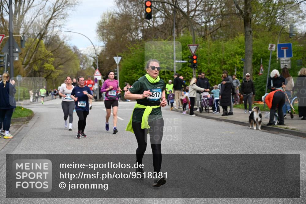 12.04.2026 - 45. Internationalen Wilhelmsburger Insellauf J. Mangold http://msf.ph/oto/9518381 12.04.2026 13:23:41 Ziel 3814, 2716, 3730, 3353, 2766, 5622, 3739, 5209, 5212, 2802, 2803, 3258, 3259, 4073, 4292, 4517, 3872, 5017, 3871, 3871, 5632, 4365, 3267, 2562, 5356, 5355 meine-sportfotos.de