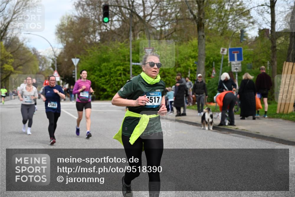 12.04.2026 - 45. Internationalen Wilhelmsburger Insellauf J. Mangold http://msf.ph/oto/9518390 12.04.2026 13:23:41 Ziel 3814, 2716, 3730, 3353, 2766, 5622, 3739, 5209, 5212, 2802, 2803, 3258, 3259, 4073, 4292, 4517, 3872, 5017, 3871, 3871, 5632, 4365, 3267, 2562, 5356, 5355 meine-sportfotos.de