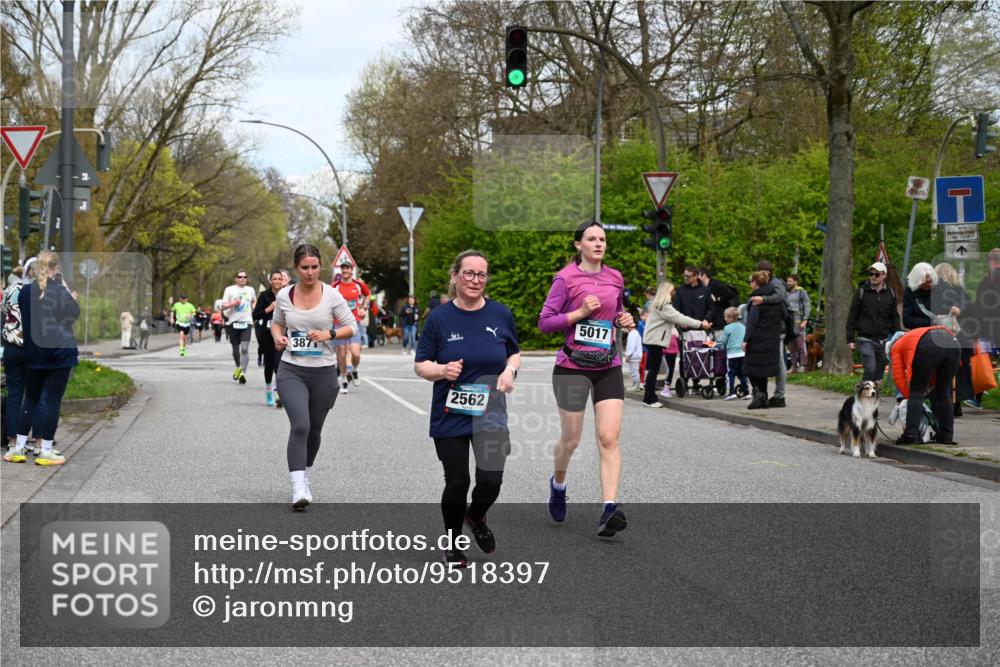12.04.2026 - 45. Internationalen Wilhelmsburger Insellauf J. Mangold http://msf.ph/oto/9518397 12.04.2026 13:23:43 Ziel 2716, 3730, 3353, 2766, 5622, 3739, 5209, 5212, 2802, 2803, 3258, 3259, 4073, 4292, 4517, 3872, 5017, 3871, 5632, 4365, 3267, 2562, 4365, 3267, 2562, 5356, 5355, 4567 meine-sportfotos.de