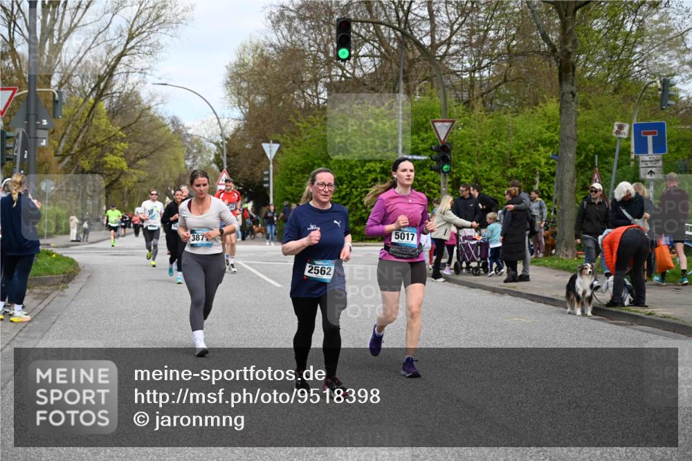 12.04.2026 - 45. Internationalen Wilhelmsburger Insellauf J. Mangold http://msf.ph/oto/9518398 12.04.2026 13:23:43 Ziel 2716, 3730, 3353, 2766, 5622, 3739, 5209, 5212, 2802, 2803, 3258, 3259, 4073, 4292, 4517, 3872, 5017, 3871, 5632, 4365, 3267, 2562, 4365, 3267, 2562, 5356, 5355, 4567 meine-sportfotos.de