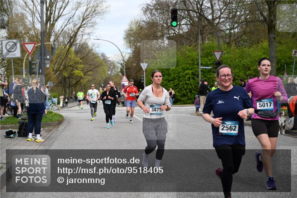 12.04.2026 - 45. Internationalen Wilhelmsburger Insellauf J. Mangold http://msf.ph/oto/9518405 12.04.2026 13:23:44 Ziel 2716, 3730, 3353, 2766, 5622, 3739, 5209, 5212, 2802, 2803, 3258, 3259, 4073, 4292, 4292, 4517, 3872, 5017, 3871, 5632, 4365, 3267, 2562, 5356, 5355, 4567 meine-sportfotos.de