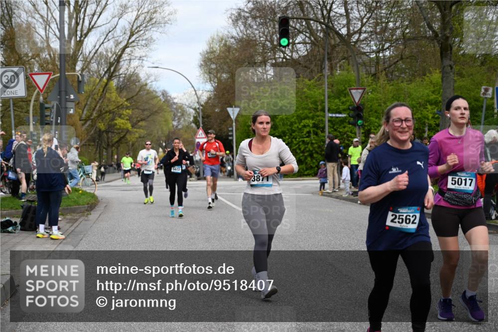 12.04.2026 - 45. Internationalen Wilhelmsburger Insellauf J. Mangold http://msf.ph/oto/9518407 12.04.2026 13:23:44 Ziel 2716, 3730, 3353, 2766, 5622, 3739, 5209, 5212, 2802, 2803, 3258, 3259, 4073, 4292, 4292, 4517, 3872, 5017, 3871, 5632, 4365, 3267, 2562, 5356, 5355, 4567 meine-sportfotos.de
