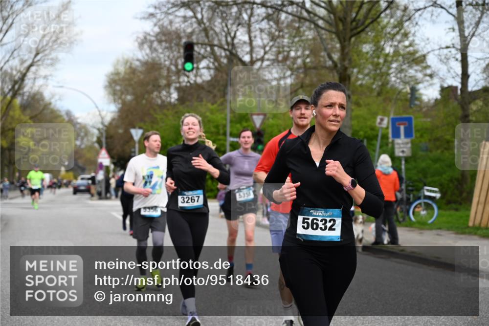12.04.2026 - 45. Internationalen Wilhelmsburger Insellauf J. Mangold http://msf.ph/oto/9518436 12.04.2026 13:23:50 Ziel 2766, 5622, 3739, 5209, 5212, 2802, 2803, 3258, 3259, 4073, 4292, 4517, 3872, 5017, 5017, 3871, 5632, 4365, 3267, 2562, 5356, 5355, 4567, 2145 meine-sportfotos.de
