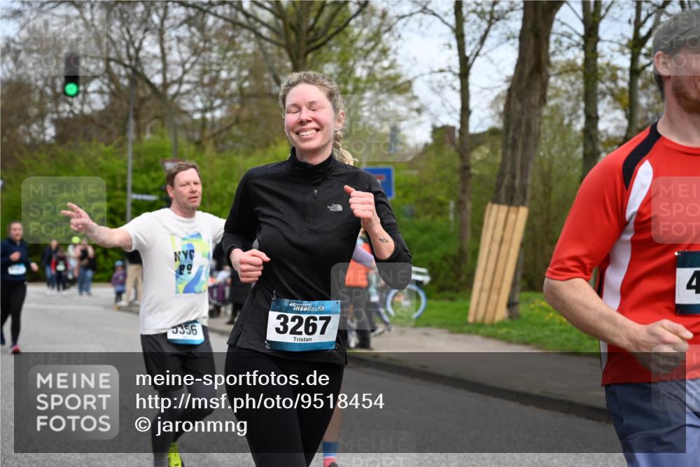 12.04.2026 - 45. Internationalen Wilhelmsburger Insellauf J. Mangold http://msf.ph/oto/9518454 12.04.2026 13:23:52 Ziel 2766, 5622, 3739, 5209, 5212, 2802, 2803, 3258, 3259, 4073, 4292, 4517, 3872, 5017, 3871, 5632, 4365, 3267, 2562, 5356, 5355, 4567, 2145 meine-sportfotos.de