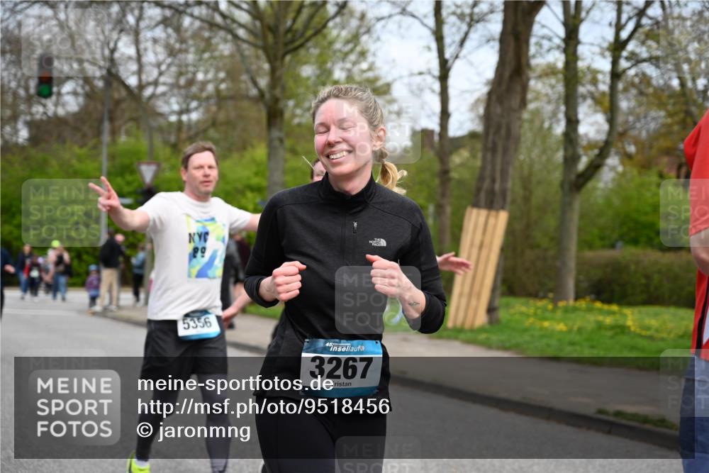 12.04.2026 - 45. Internationalen Wilhelmsburger Insellauf J. Mangold http://msf.ph/oto/9518456 12.04.2026 13:23:52 Ziel 2766, 5622, 3739, 5209, 5212, 2802, 2803, 3258, 3259, 4073, 4292, 4517, 3872, 5017, 3871, 5632, 4365, 3267, 2562, 5356, 5355, 4567, 2145 meine-sportfotos.de