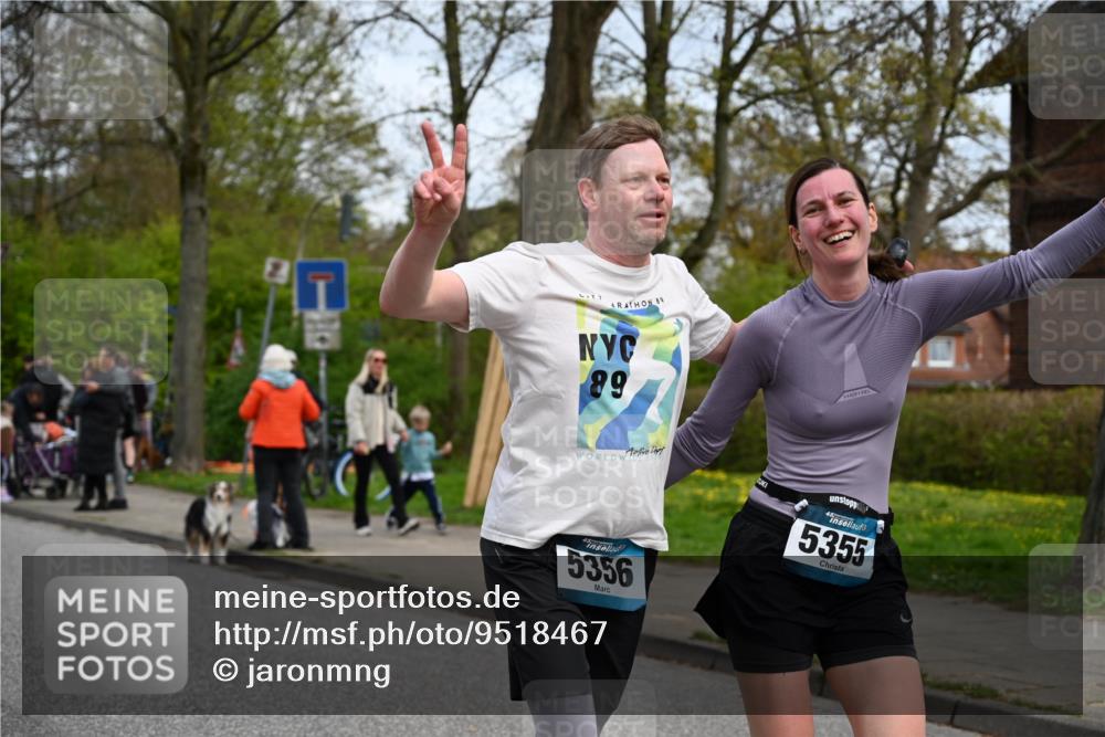 12.04.2026 - 45. Internationalen Wilhelmsburger Insellauf J. Mangold http://msf.ph/oto/9518467 12.04.2026 13:23:53 Ziel 2766, 5622, 3739, 5209, 5212, 2802, 2803, 3258, 3259, 4073, 4292, 4517, 3872, 5017, 3871, 3871, 5632, 4365, 3267, 2562, 5356, 5355, 4567, 2145 meine-sportfotos.de