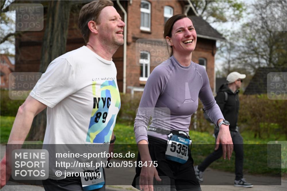 12.04.2026 - 45. Internationalen Wilhelmsburger Insellauf J. Mangold http://msf.ph/oto/9518475 12.04.2026 13:23:54 Ziel 5622, 3739, 5209, 5212, 2802, 2803, 3258, 3259, 4073, 4292, 4517, 3872, 5017, 3871, 5632, 5632, 4365, 3267, 2562, 5356, 5355, 4567, 2145 meine-sportfotos.de