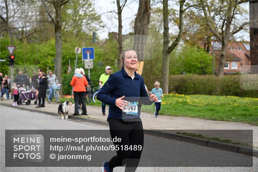 12.04.2026 - 45. Internationalen Wilhelmsburger Insellauf J. Mangold http://msf.ph/oto/9518489 12.04.2026 13:23:57 Ziel 3739, 5209, 5212, 2802, 2803, 3258, 3259, 4073, 4292, 4517, 3872, 5017, 3871, 5632, 4365, 3267, 2562, 5356, 5355, 5356, 5355, 4567, 2145, 3936 meine-sportfotos.de