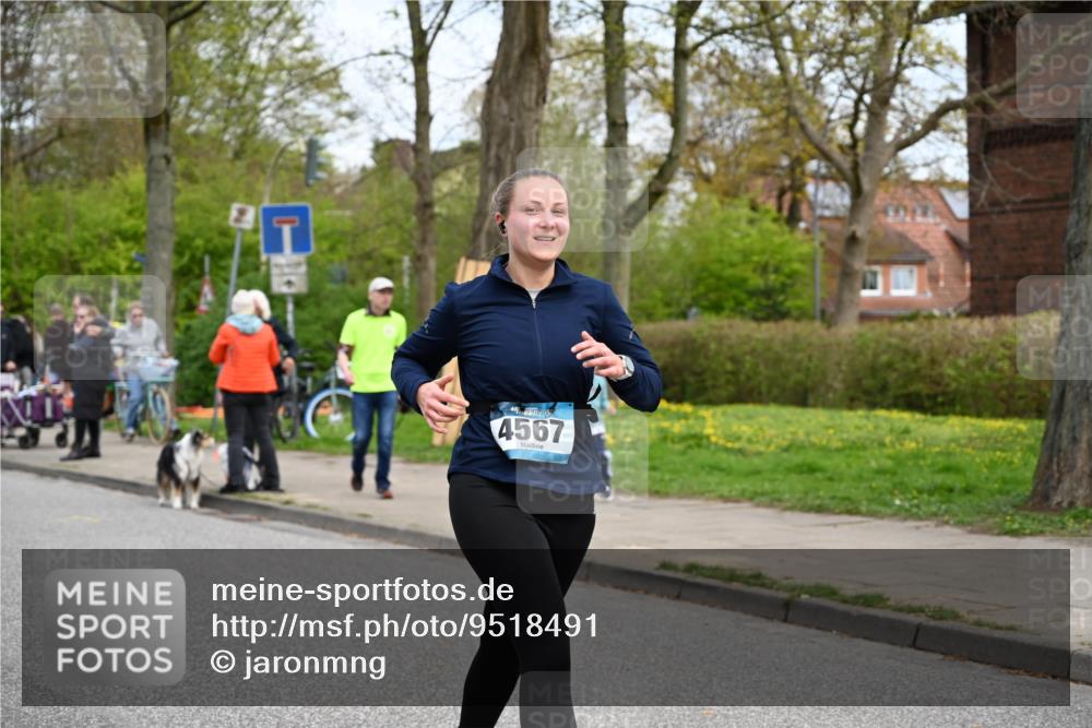 12.04.2026 - 45. Internationalen Wilhelmsburger Insellauf J. Mangold http://msf.ph/oto/9518491 12.04.2026 13:23:57 Ziel 3739, 5209, 5212, 2802, 2803, 3258, 3259, 4073, 4292, 4517, 3872, 5017, 3871, 5632, 4365, 3267, 2562, 5356, 5355, 5356, 5355, 4567, 2145, 3936 meine-sportfotos.de