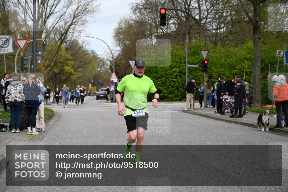 12.04.2026 - 45. Internationalen Wilhelmsburger Insellauf J. Mangold http://msf.ph/oto/9518500 12.04.2026 13:24:02 Ziel 2802, 2803, 3258, 3259, 4073, 4292, 4517, 3872, 5017, 3871, 5632, 4365, 3267, 2562, 5356, 5355, 4567, 2145, 3936, 4908, 4016, 2111, 2112, 2290 meine-sportfotos.de