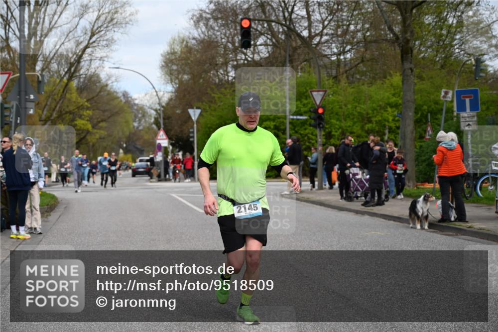 12.04.2026 - 45. Internationalen Wilhelmsburger Insellauf J. Mangold http://msf.ph/oto/9518509 12.04.2026 13:24:03 Ziel 2802, 2803, 3258, 3259, 4073, 4292, 4517, 3872, 5017, 3871, 5632, 4365, 3267, 2562, 5356, 5355, 4567, 2145, 3936, 4908, 4016, 2111, 2112, 2290, 4812 meine-sportfotos.de